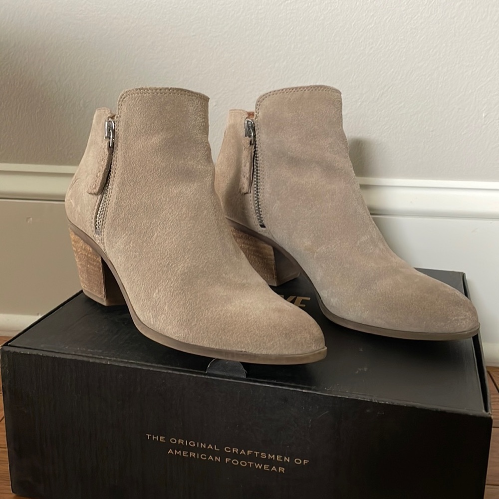 Frye Judith Suede Side Zip Booties Ash Taupe Size 6.5